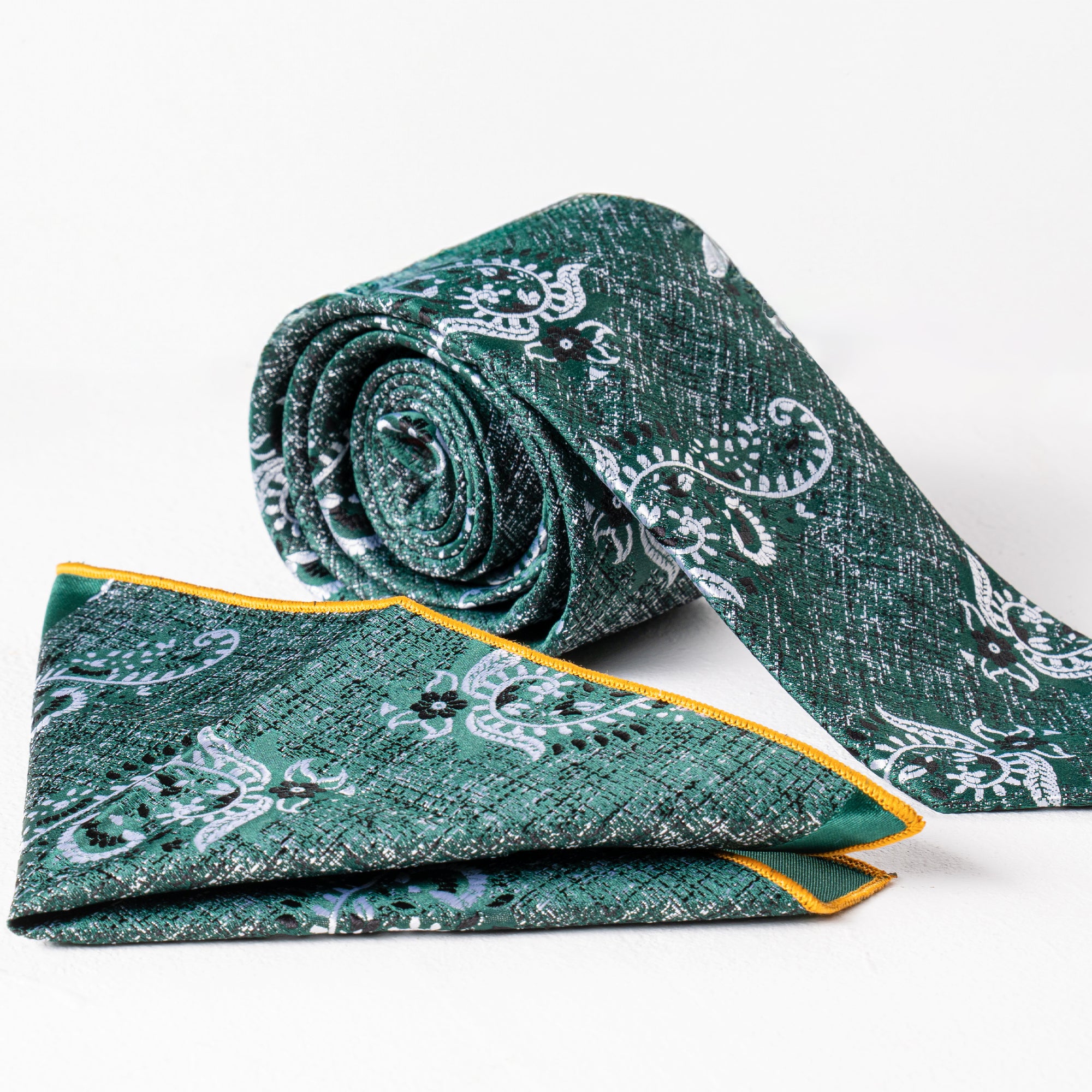 Green & white Patterned Tie & Handkerchief